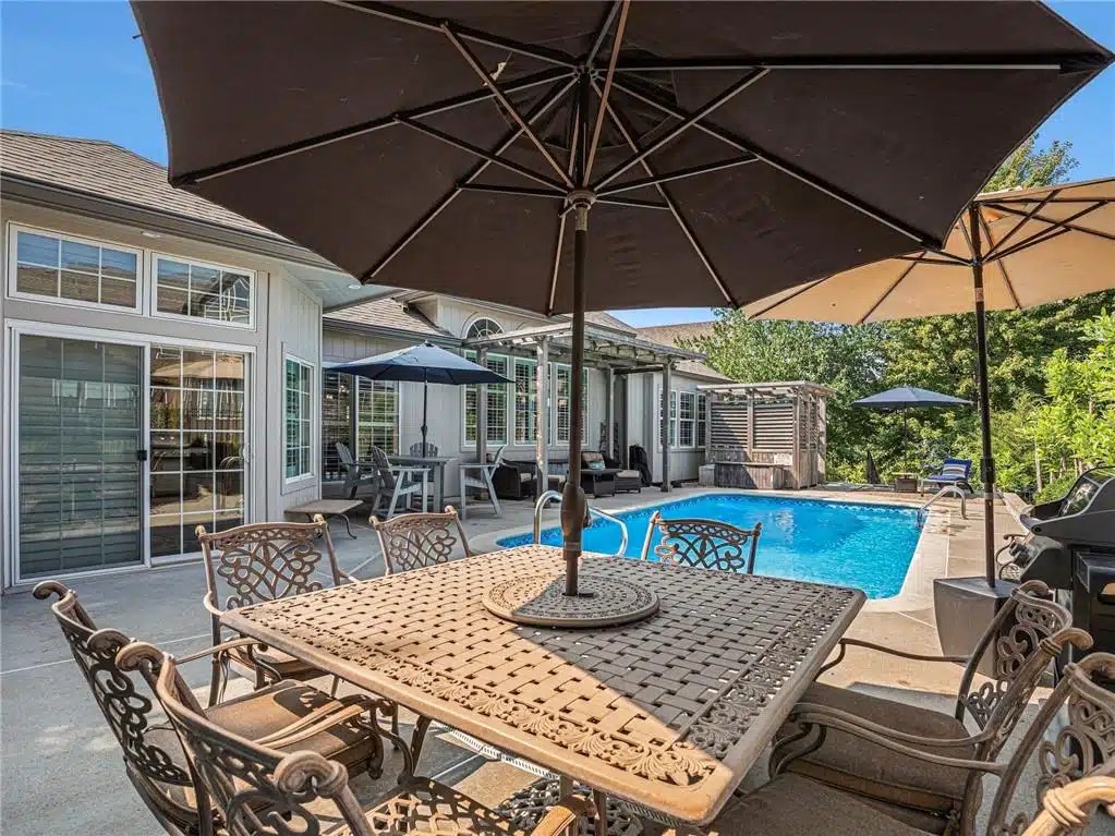 2818 NE 101st St. KCMO 64155 Staley Farms