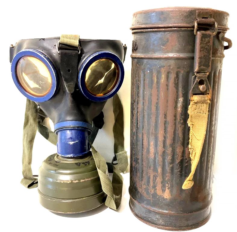 Gas mask with a canister / from Stalingrad Vertyachiy