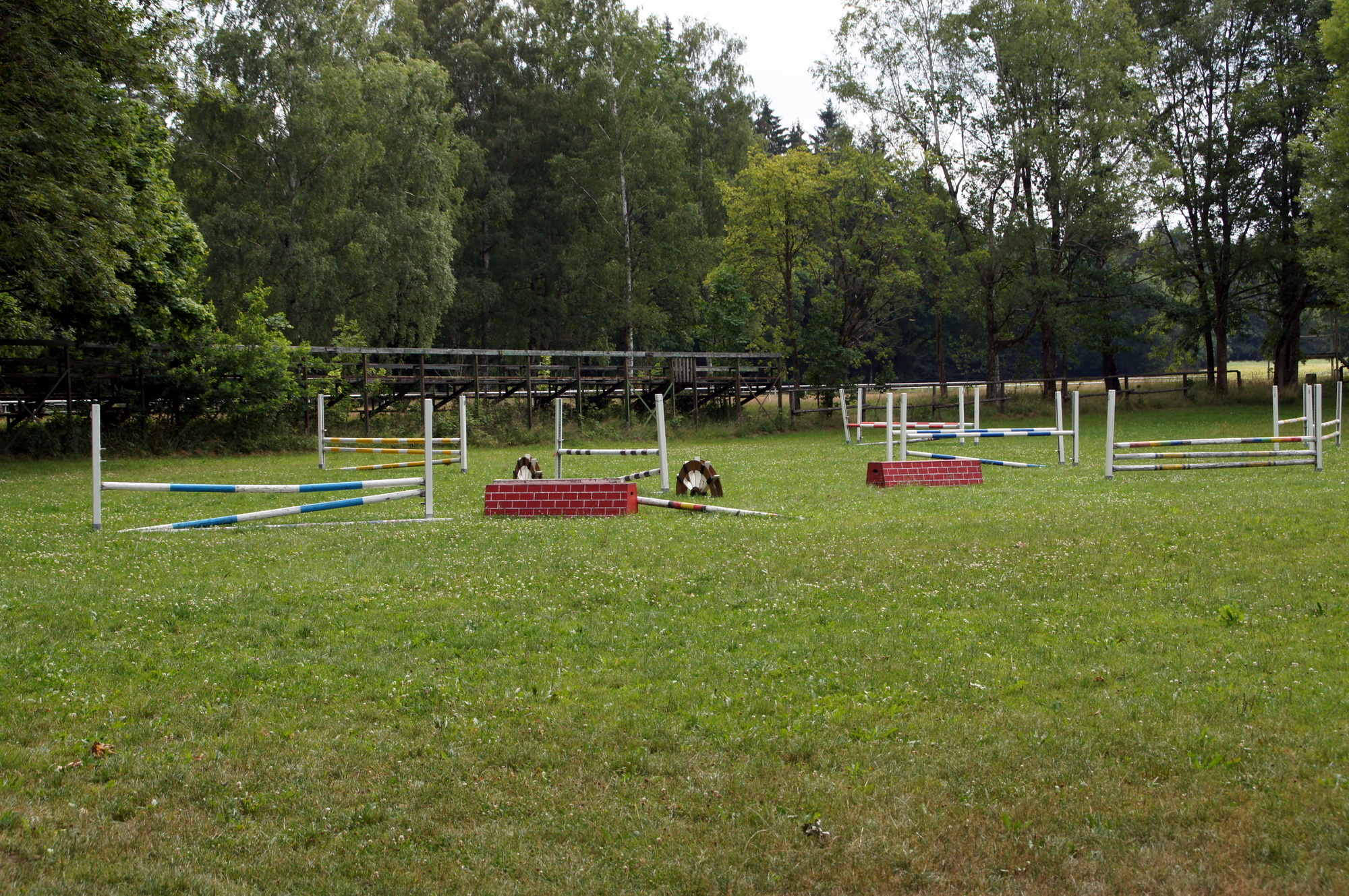 Reitanlage (10) Springplatz Reitstall Eiben