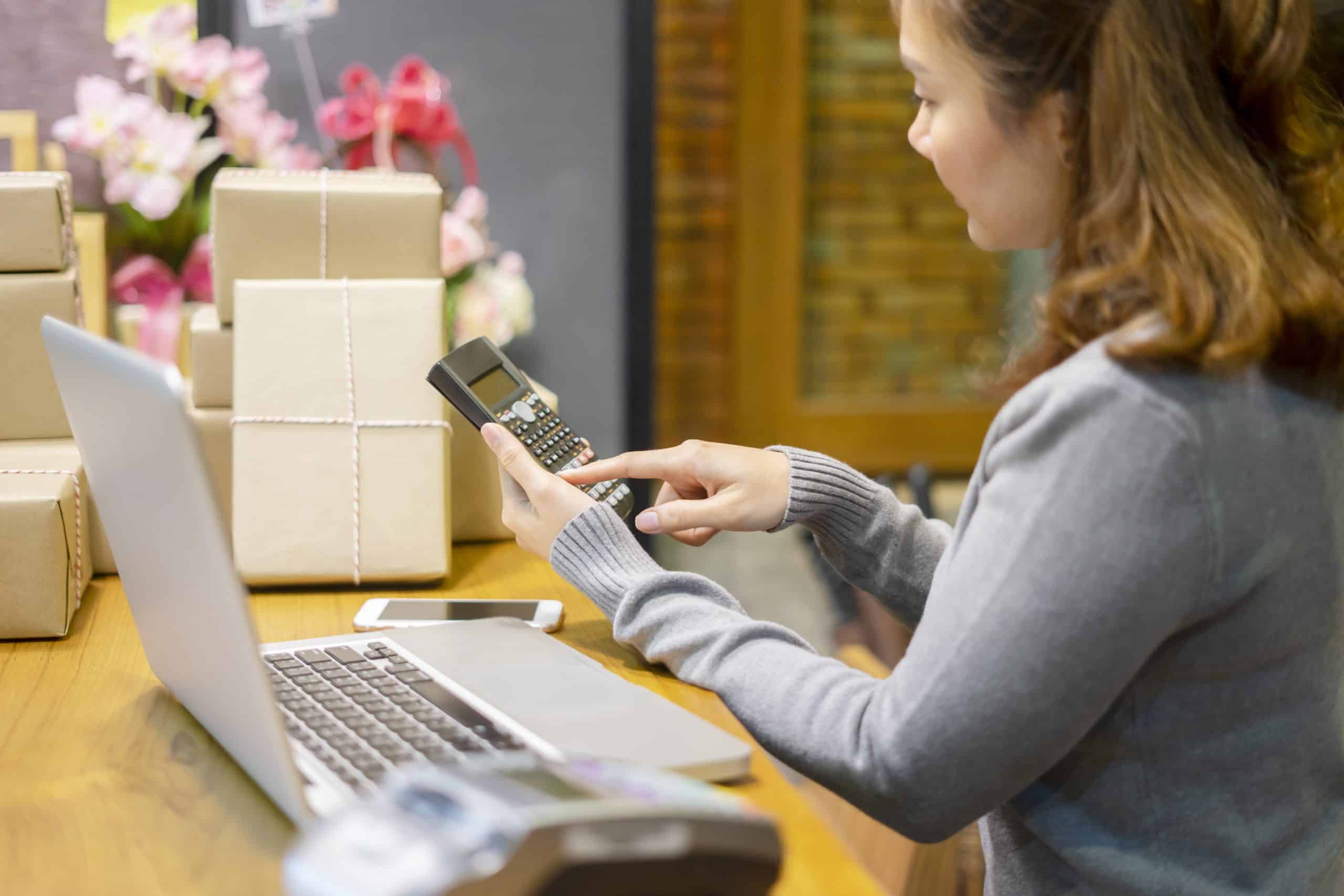 The Cheapest Way to Ship from Canada to US and Vice Versa