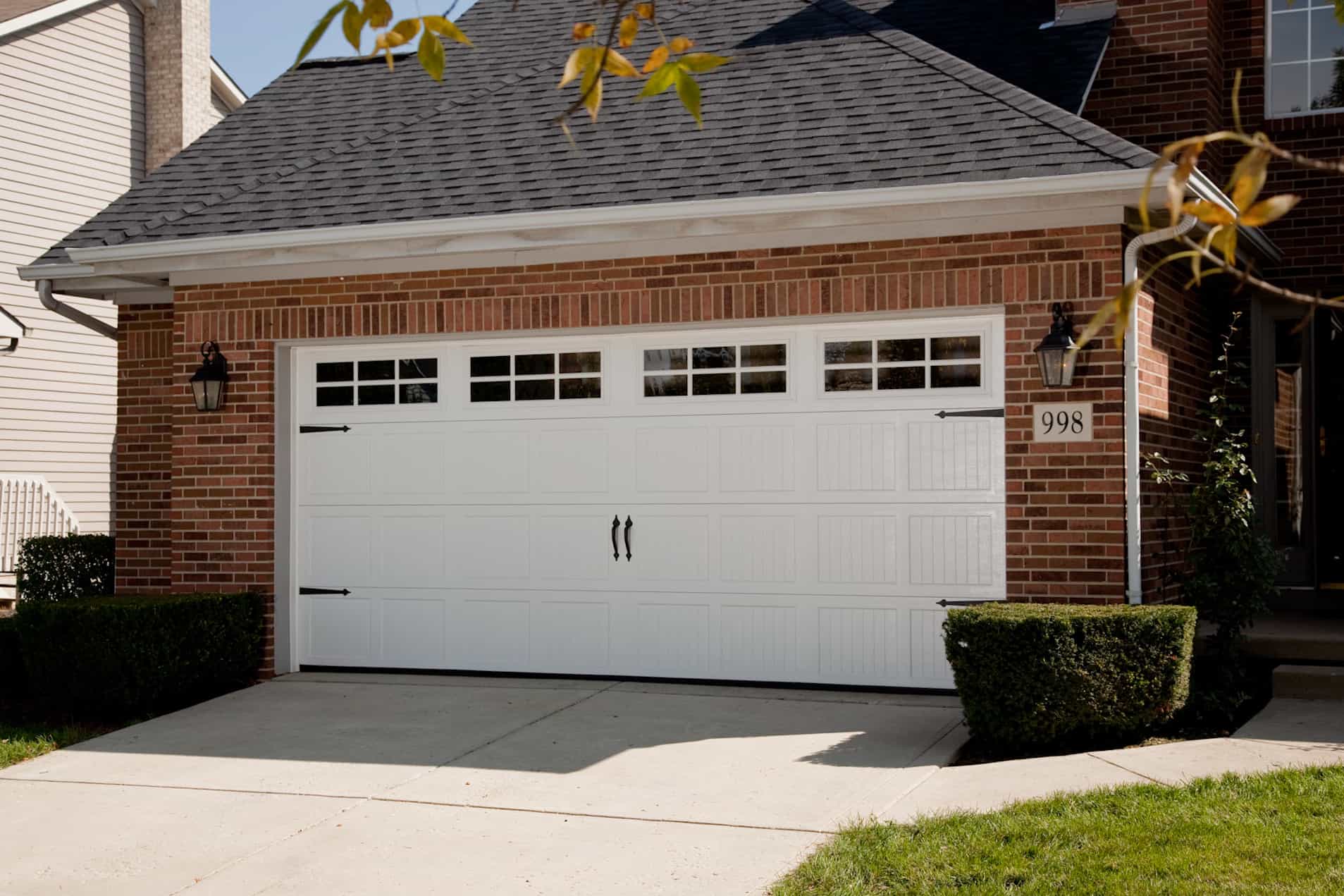 NonInsulated & SemiInsulated Garage Door Products