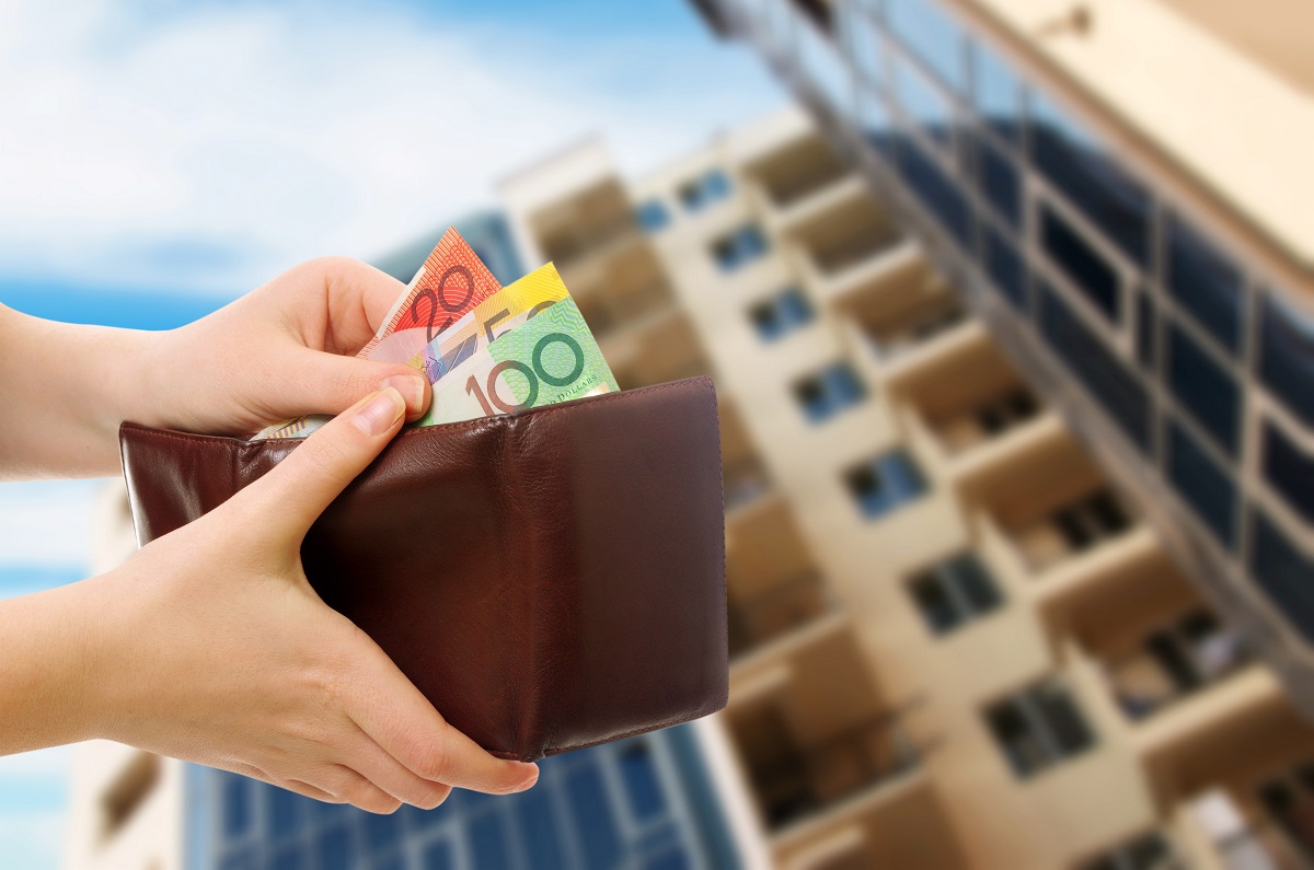 4 Advantages of Buying Books Online StandingCloud