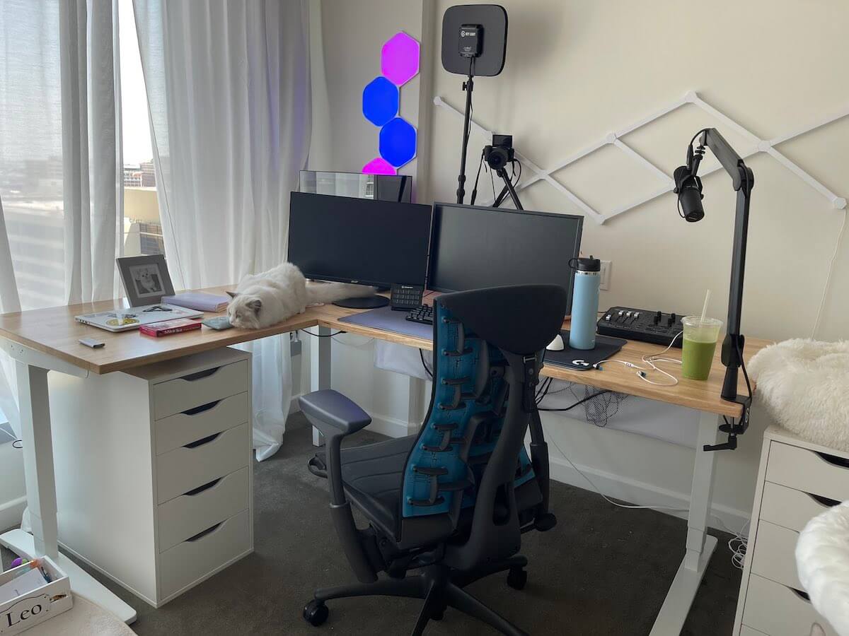 Jarvis vs Uplift L Shaped Standing Desk Which is better?