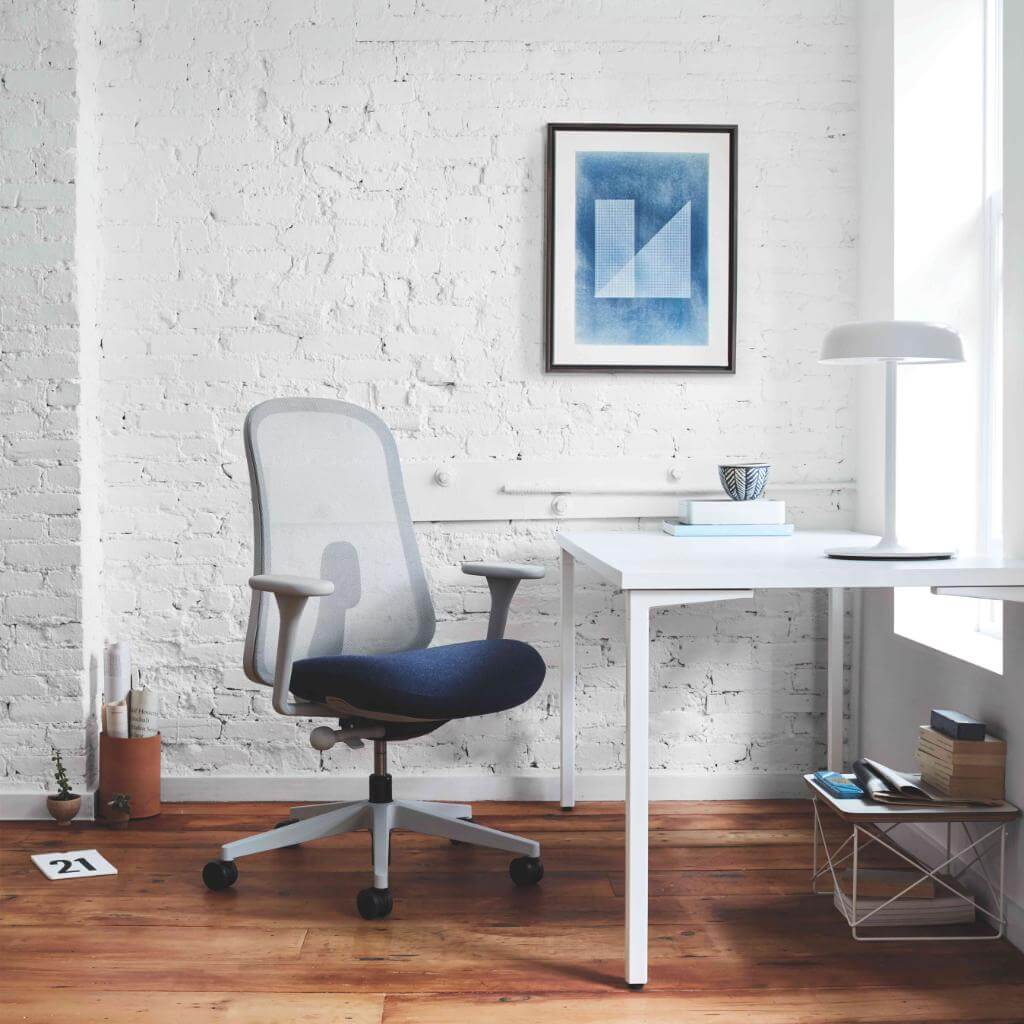 Office Chair Showdown Workpro Quantum 9000 vs Herman Miller Aeron