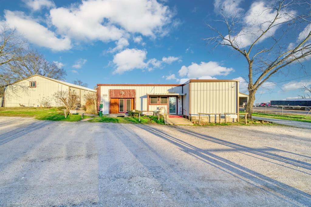 2233 Highway 90, Madisonville, TX 77864 Standley Real Estate Co.