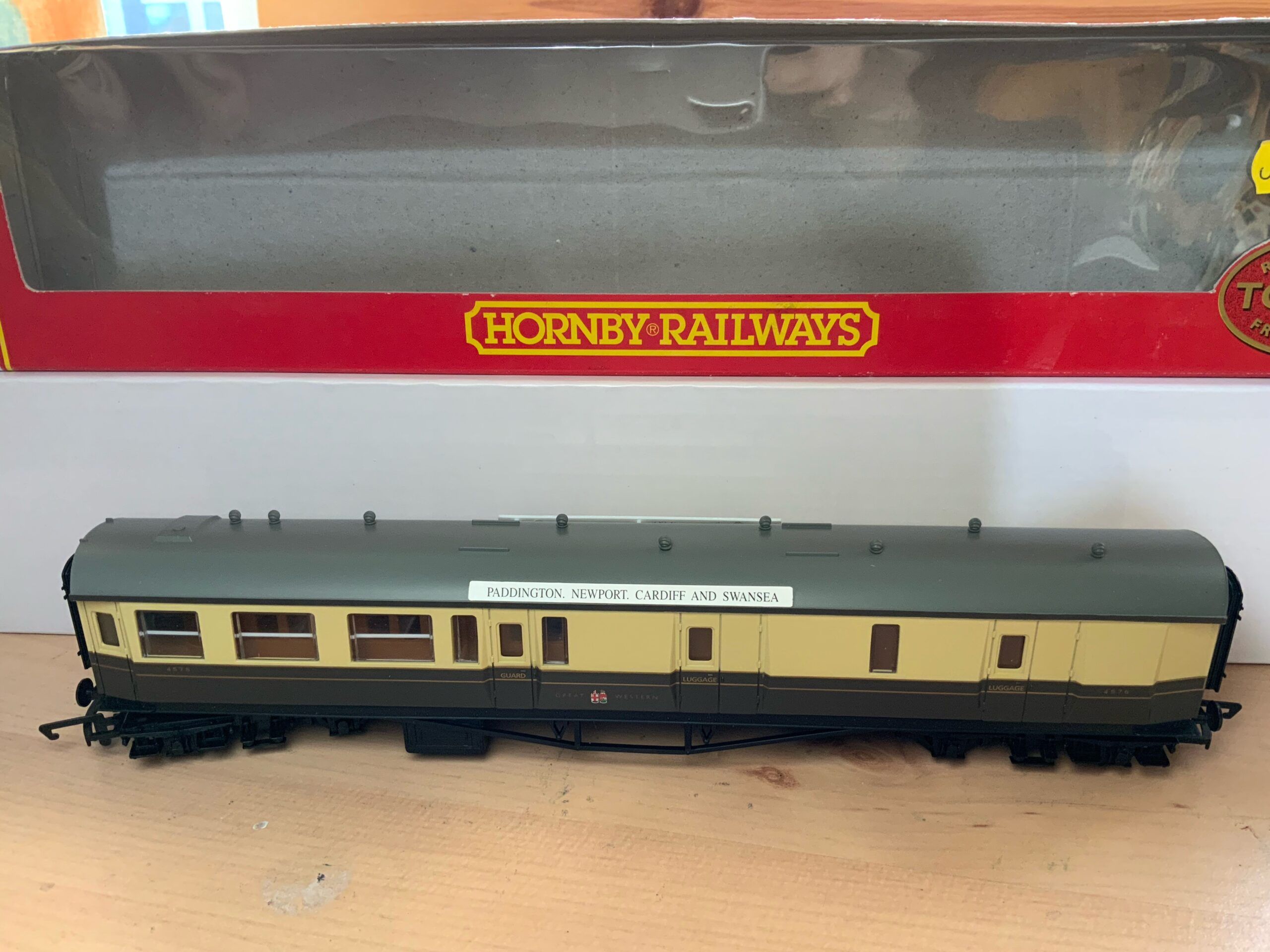 Hornby R4027 GWR “Centenary” Brake Stanier Mogul Fund
