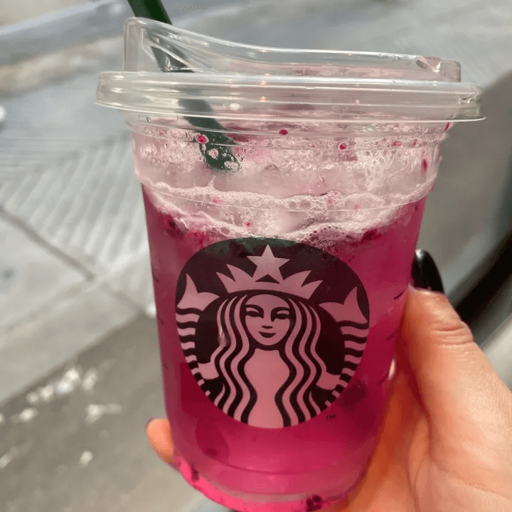 What is in Starbucks mango dragonfruit refresher? starbmag