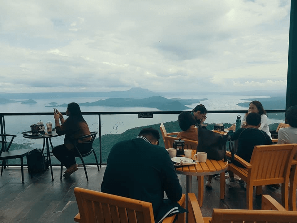 Best Starbucks shops in Tagaytay starbmag