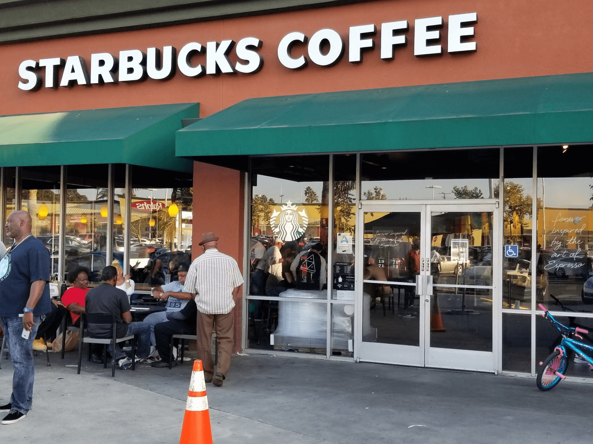 Starbucks in Ralphs starbmag