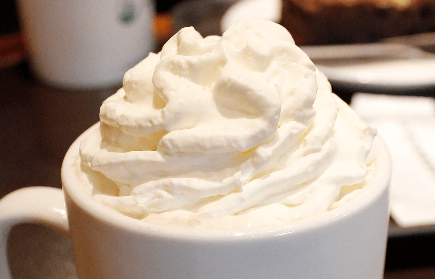 How many carbs are in heavy cream at Starbucks? starbmag