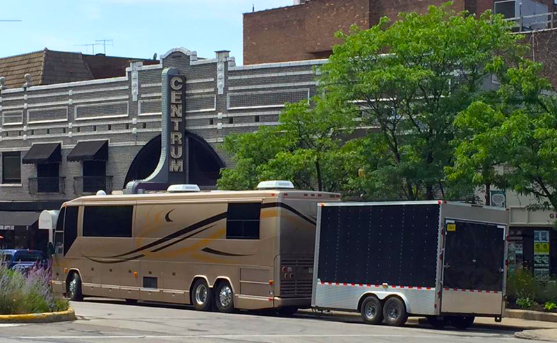 TRAILERS STAR COACHES, INC. • BAND BUSES • TOUR BUSES