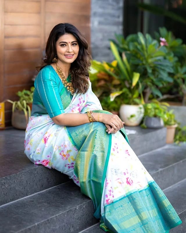 Sneha Height, Weight, Age, Affairs, Husband, Biography Star Life Files