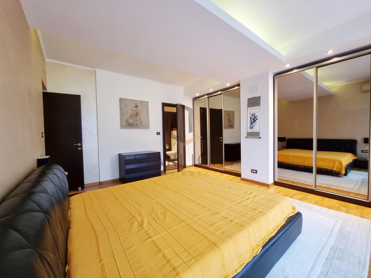 Downtown storybook 3 bedroom For Rent Starlight