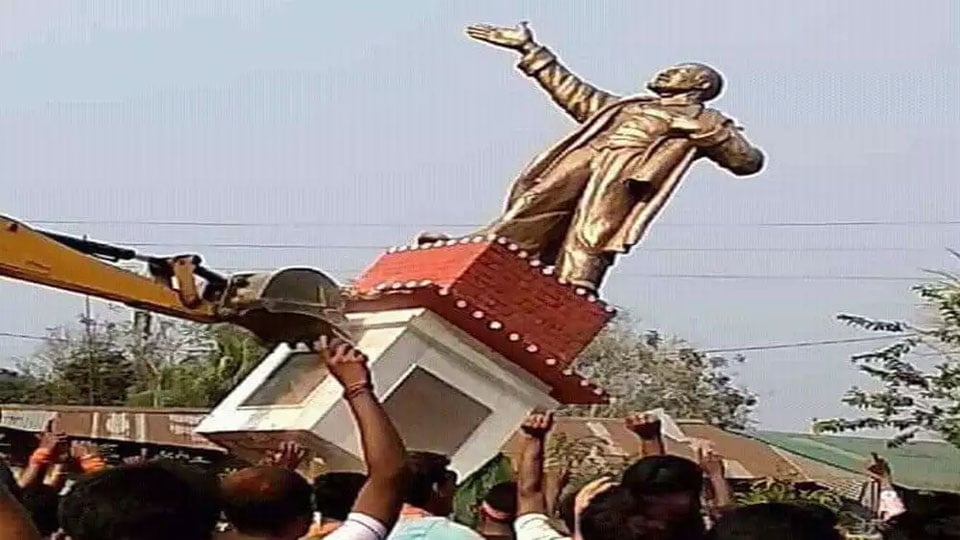 Statues and Graves Star of Mysore