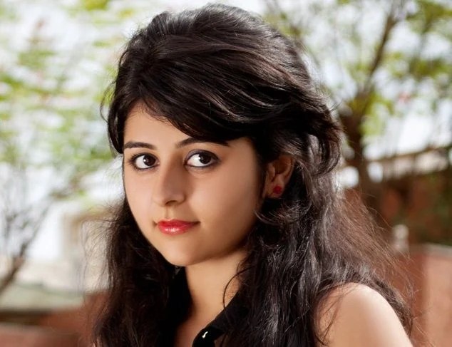 Yesha Rughani Height, Weight, Age, Boyfriend, Family, Biography & More
