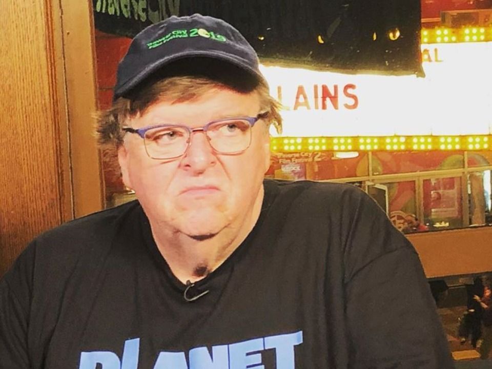 Michael Moore Biography, Age, Height, Wife, Net Worth StarsWiki(017)