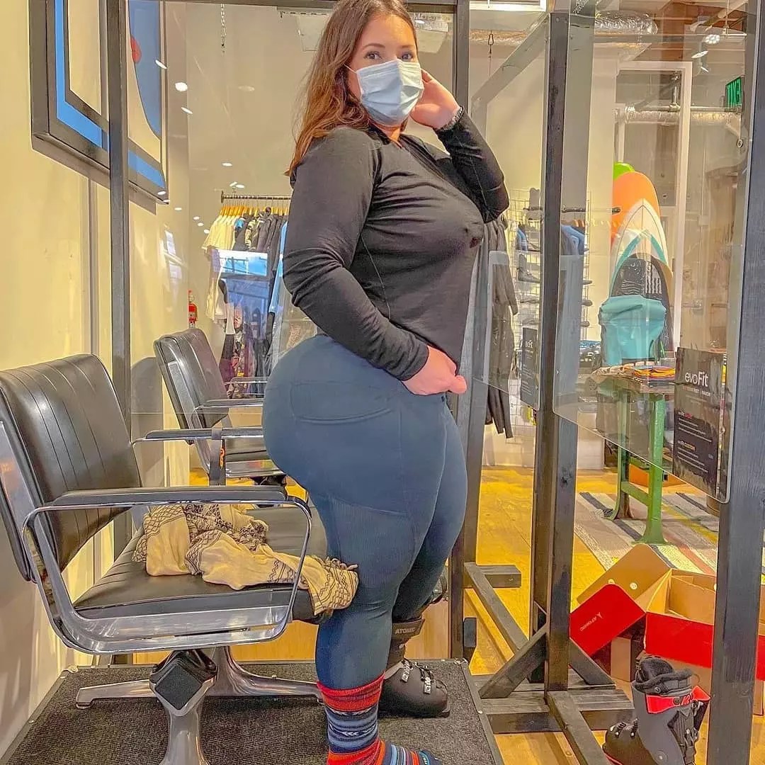 The Bumbum Queen – Wiki, Age, Height, Net Worth 🙂 - StartupNoon 🚀