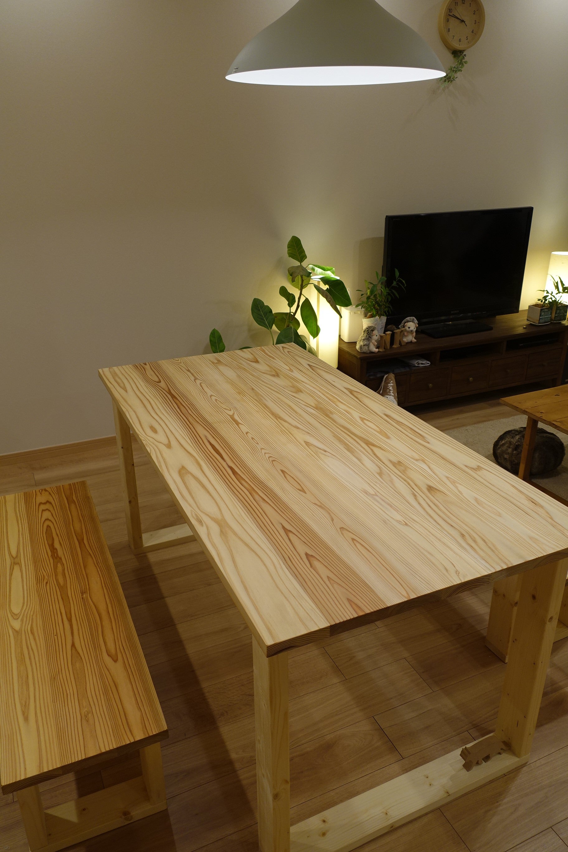 杉板とSPF材を使ったダイニングテーブルをDIY DIYボタニカルライフのNKガーデン