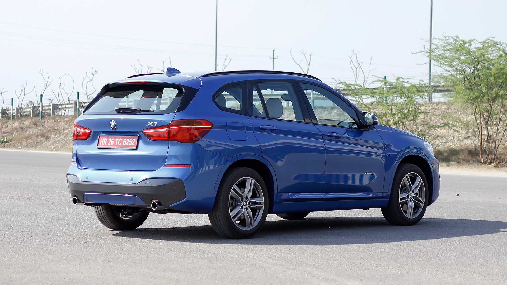 BMW X1 2016 xDrive 20d xLine Compare Car Photos Overdrive