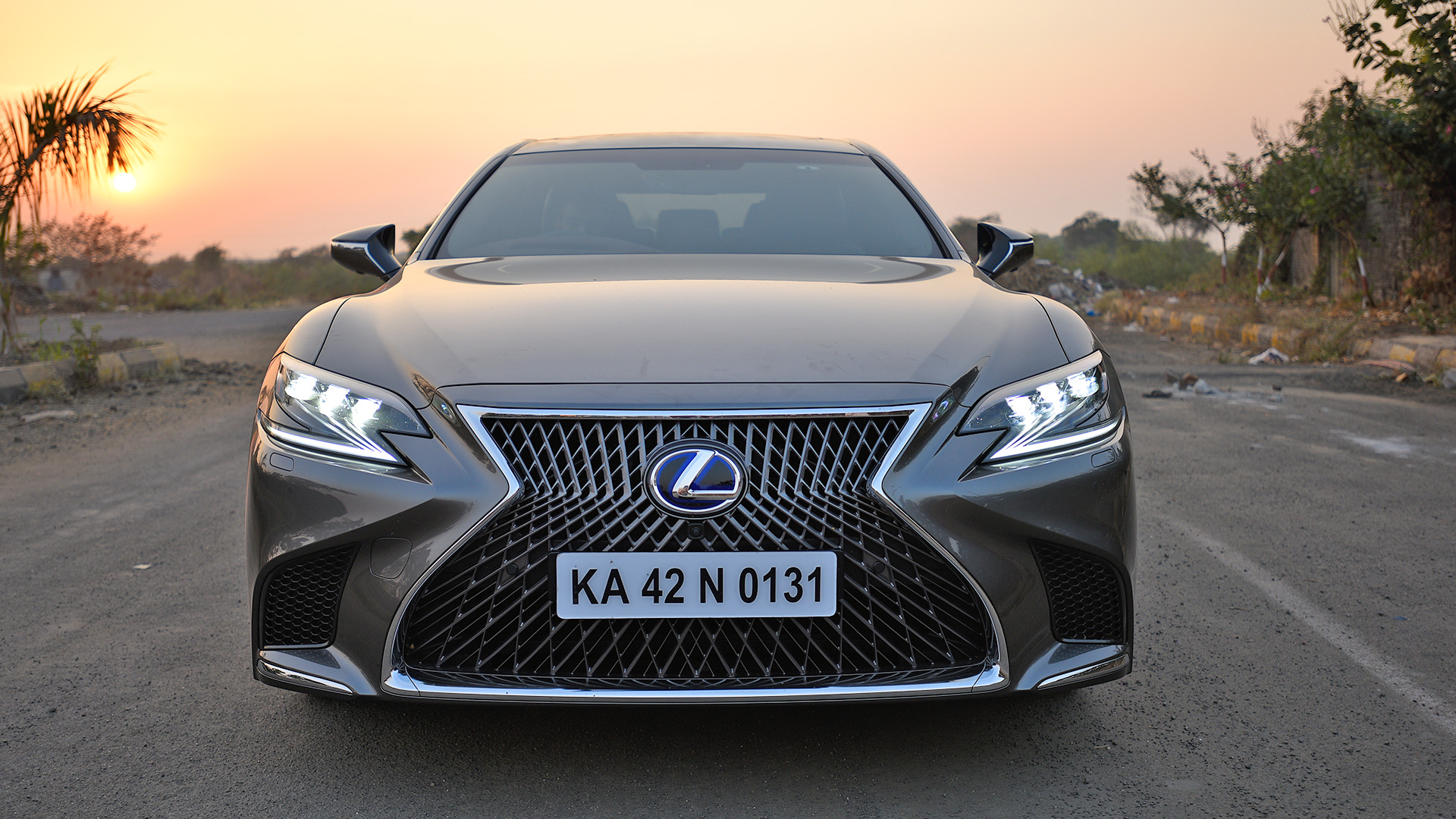 Lexus LS 500h 2018 Ultra Luxury Exterior Car Photos