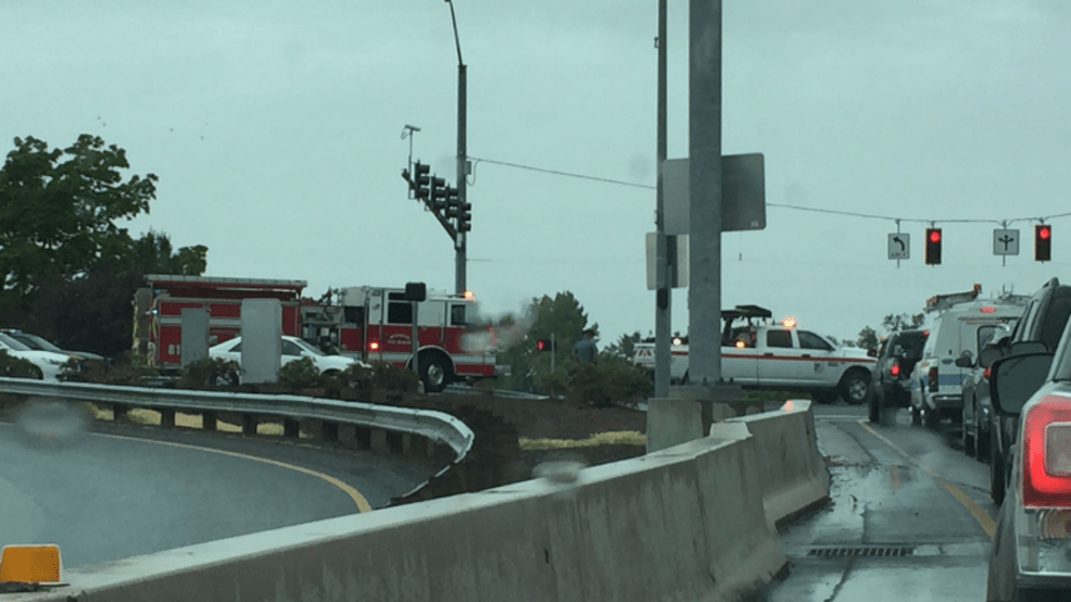 TRAFFIC Hwy 62 offramp in Medford closed due to crash KTVL