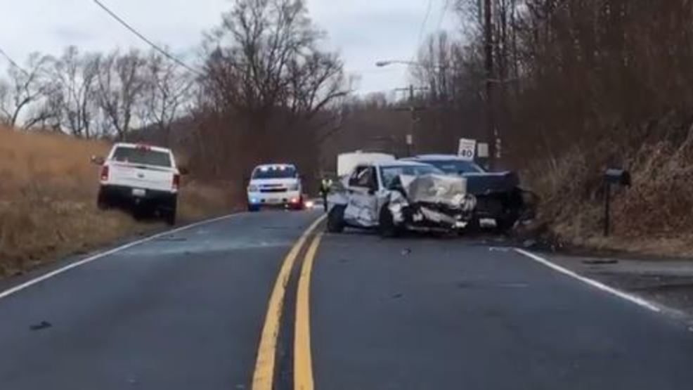 Man dead, 2 injured after 3car crash in Prince County, police