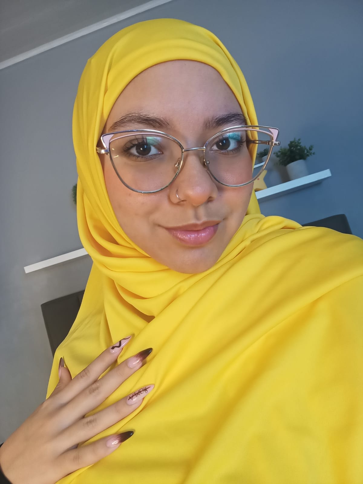 Malak_15 cam Model Profile xHamsterLive