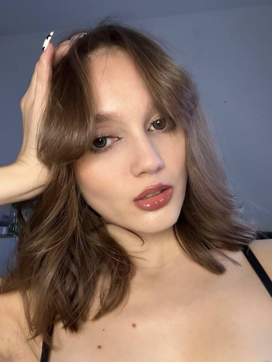 Aurora_nude 님의 웹캠 모델 프로필 | stripchatgirls.com