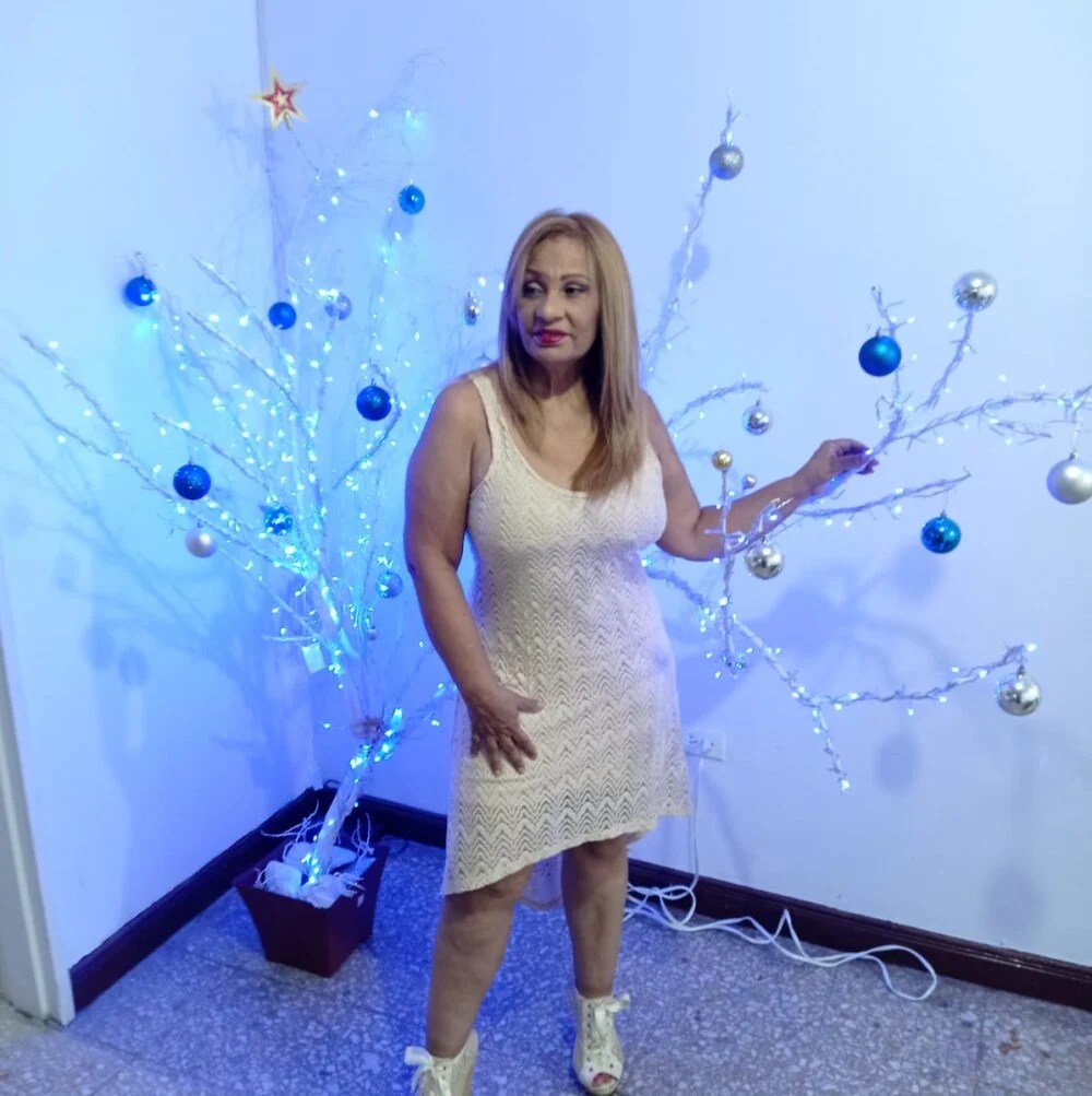 Emiliaa_hot Webcam Show | Spankbanglive