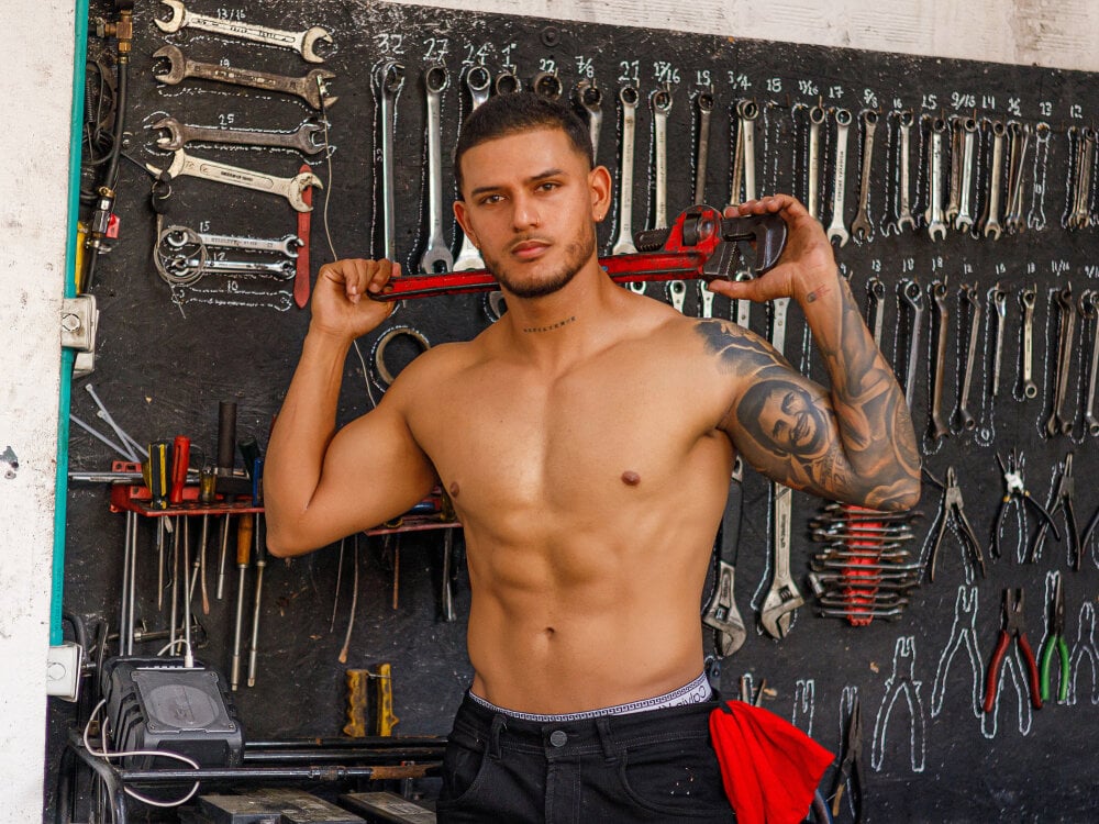 Perfil Modelo Webcam Andrew_Williams | Stripchat