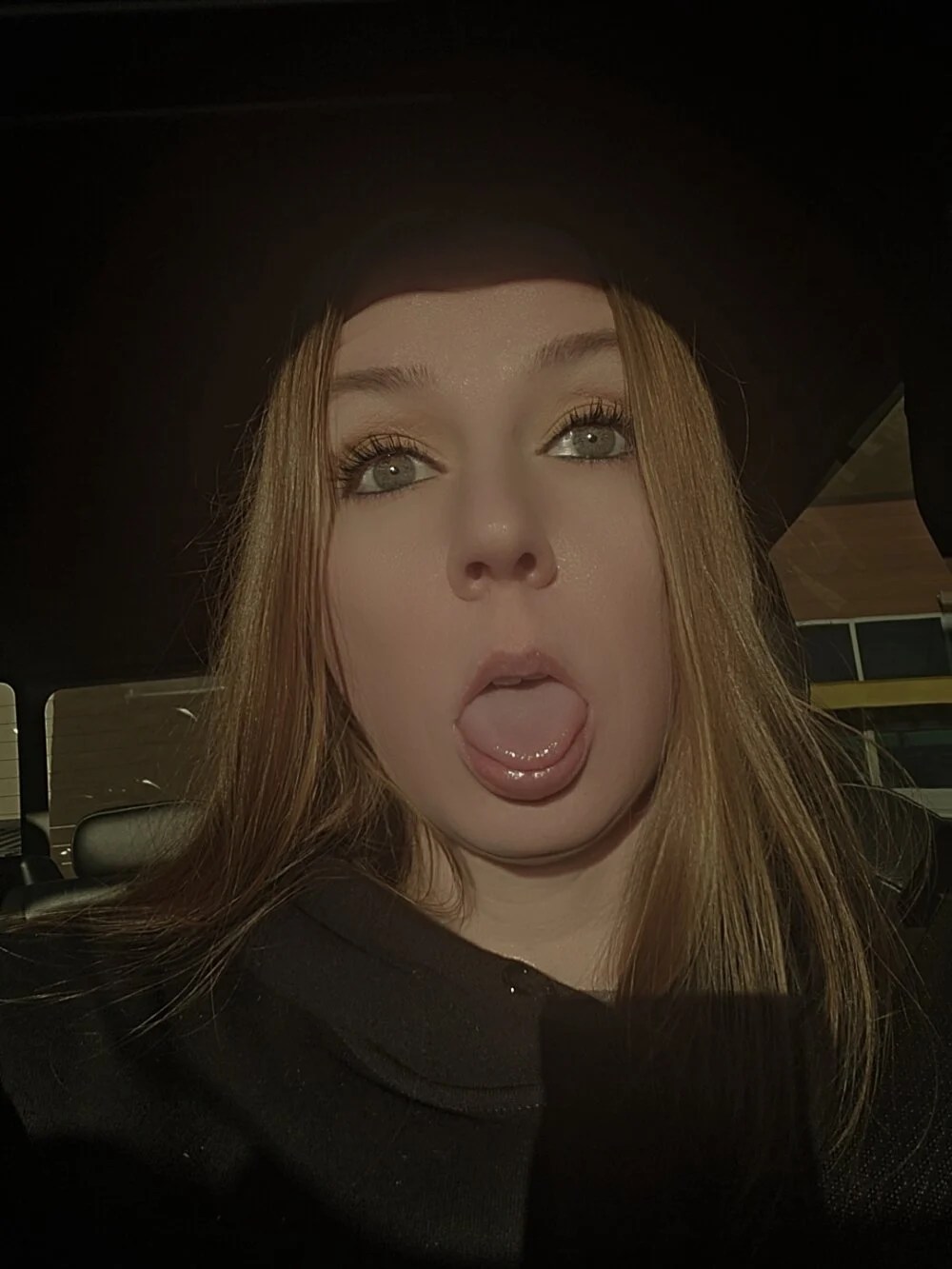 Sinful_ Free Live Webcam Show & XXX Chat | xHamsterLive