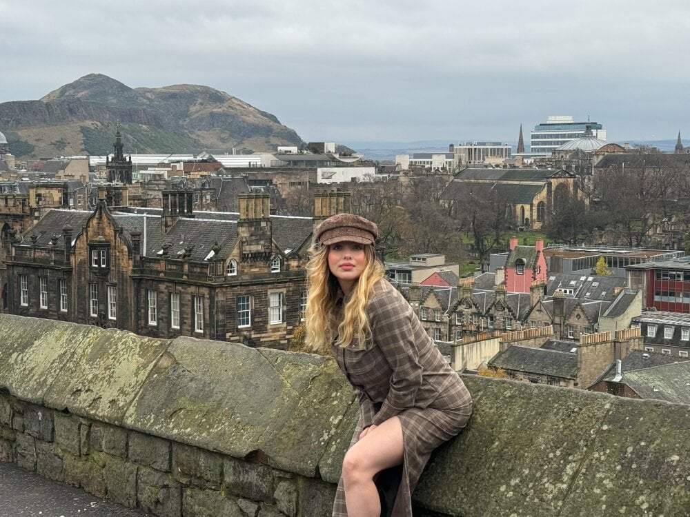 Alirawrz Webcam Show | Bblivecams