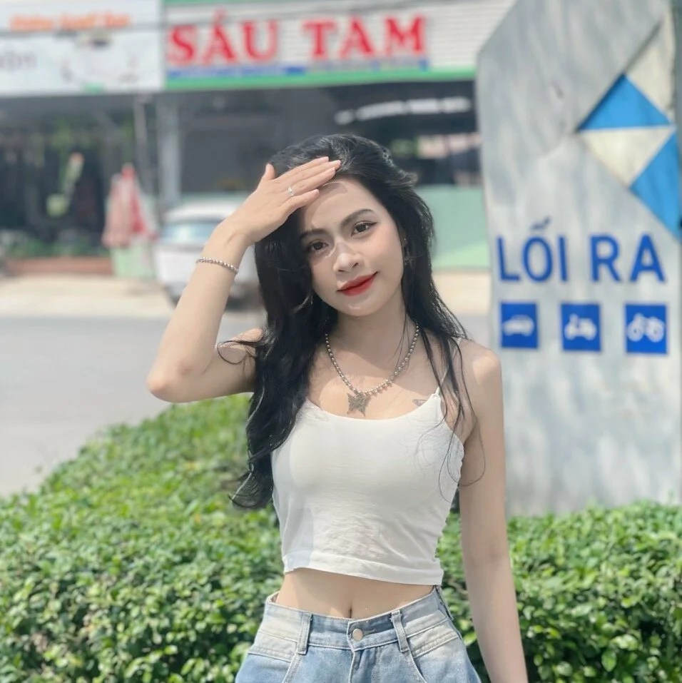 -mia-peach 免費直播秀 & XXX 聊天 | xHamsterLive