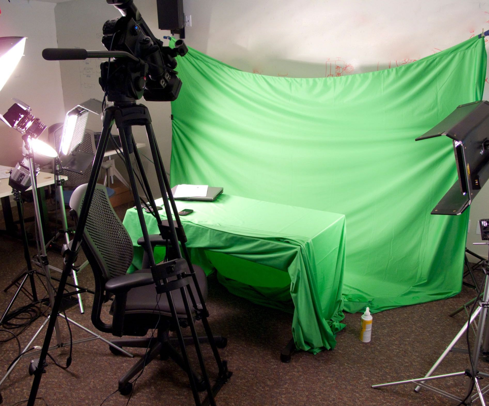 How to Use a Green Screen A Beginner's Guide Canva