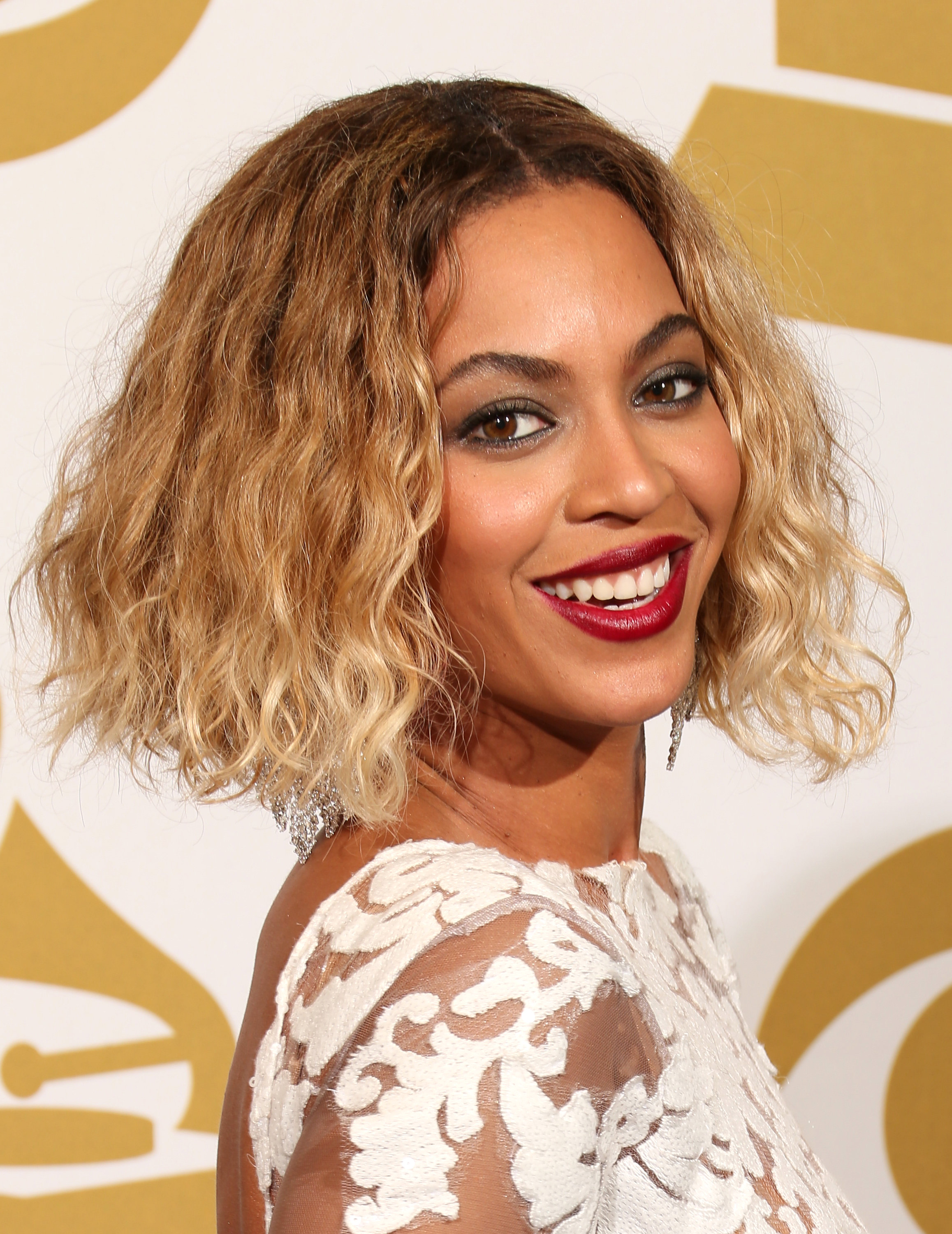 Celebrities With Grown Out Roots How They Rock the Look StyleCaster