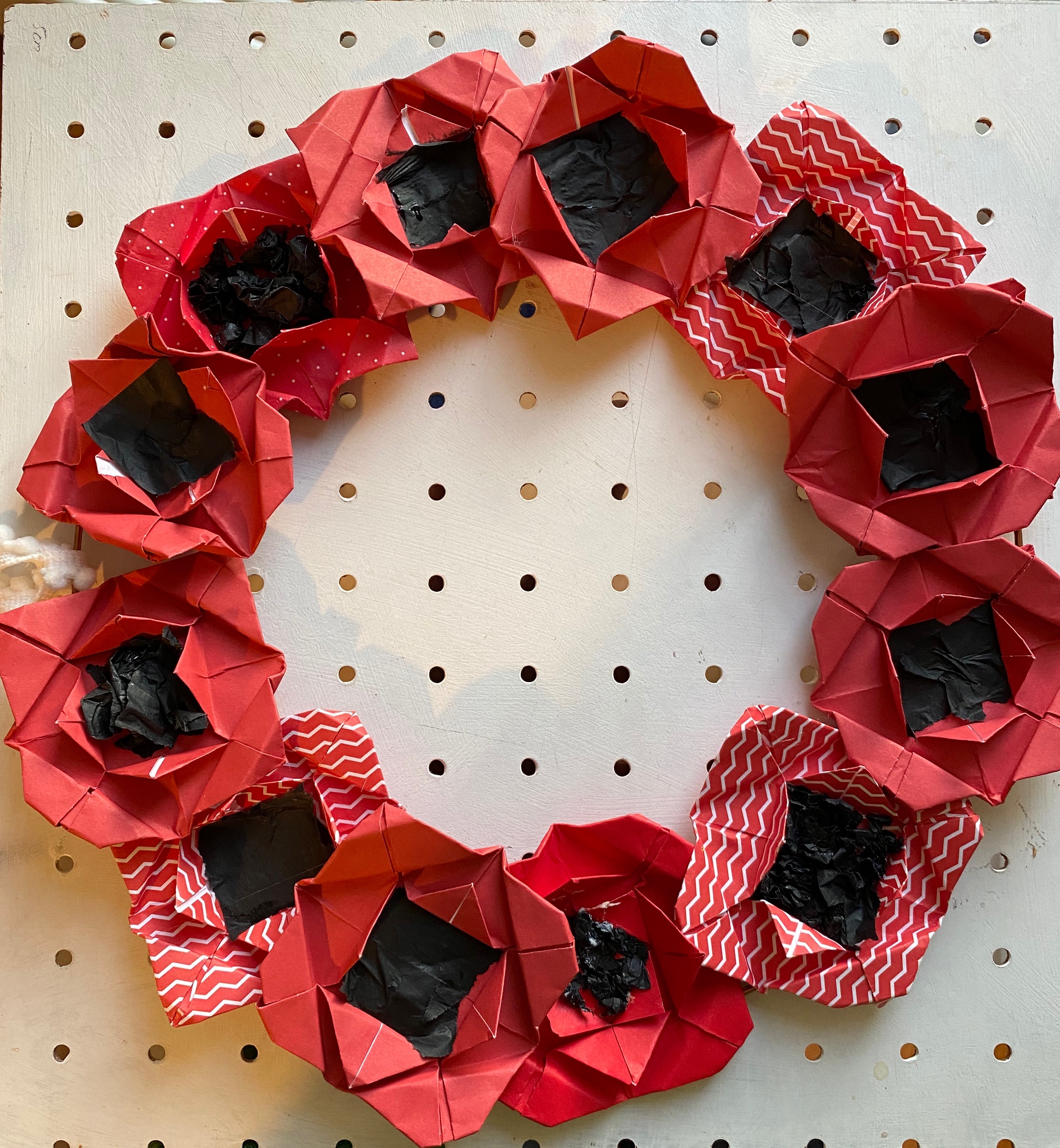 How to make an origami poppy wreath thegingerbreadhouse.co.uk