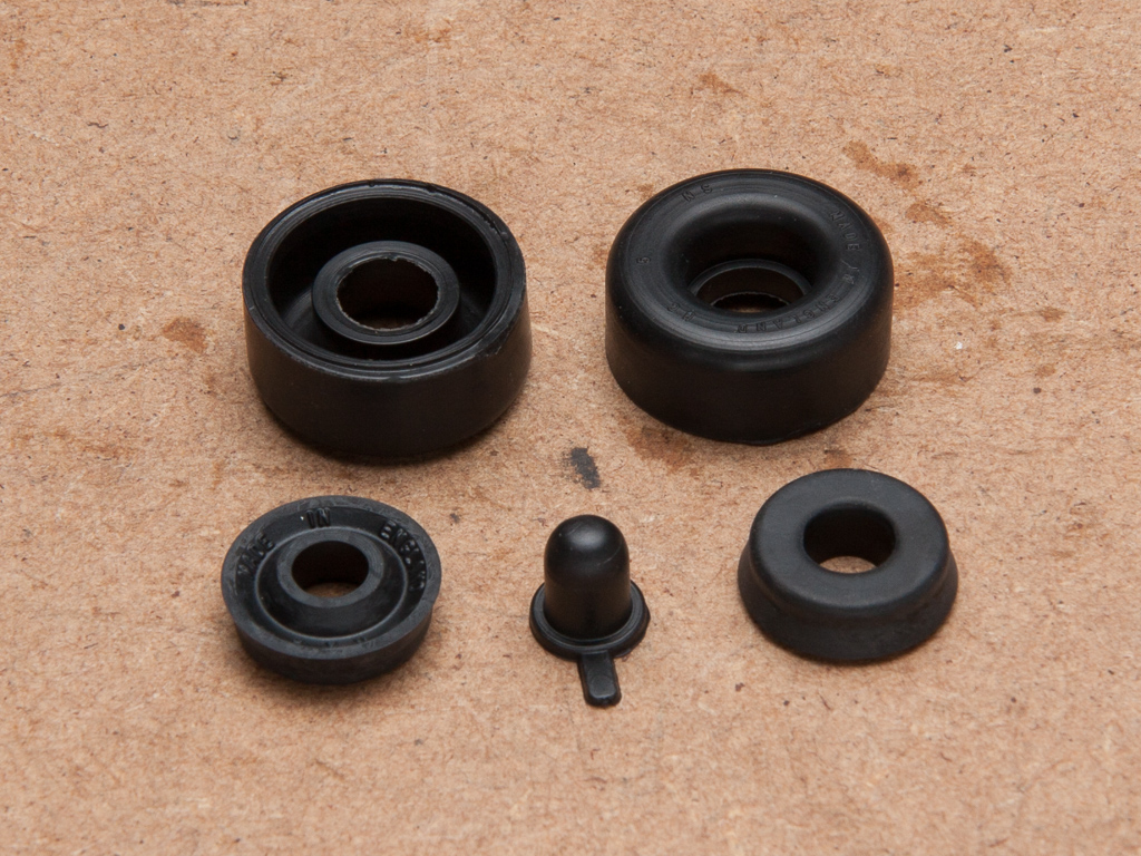 Front Wheel Cylinder Repair Kit (2 Cylinders) Ford Anglia 105E Owners
