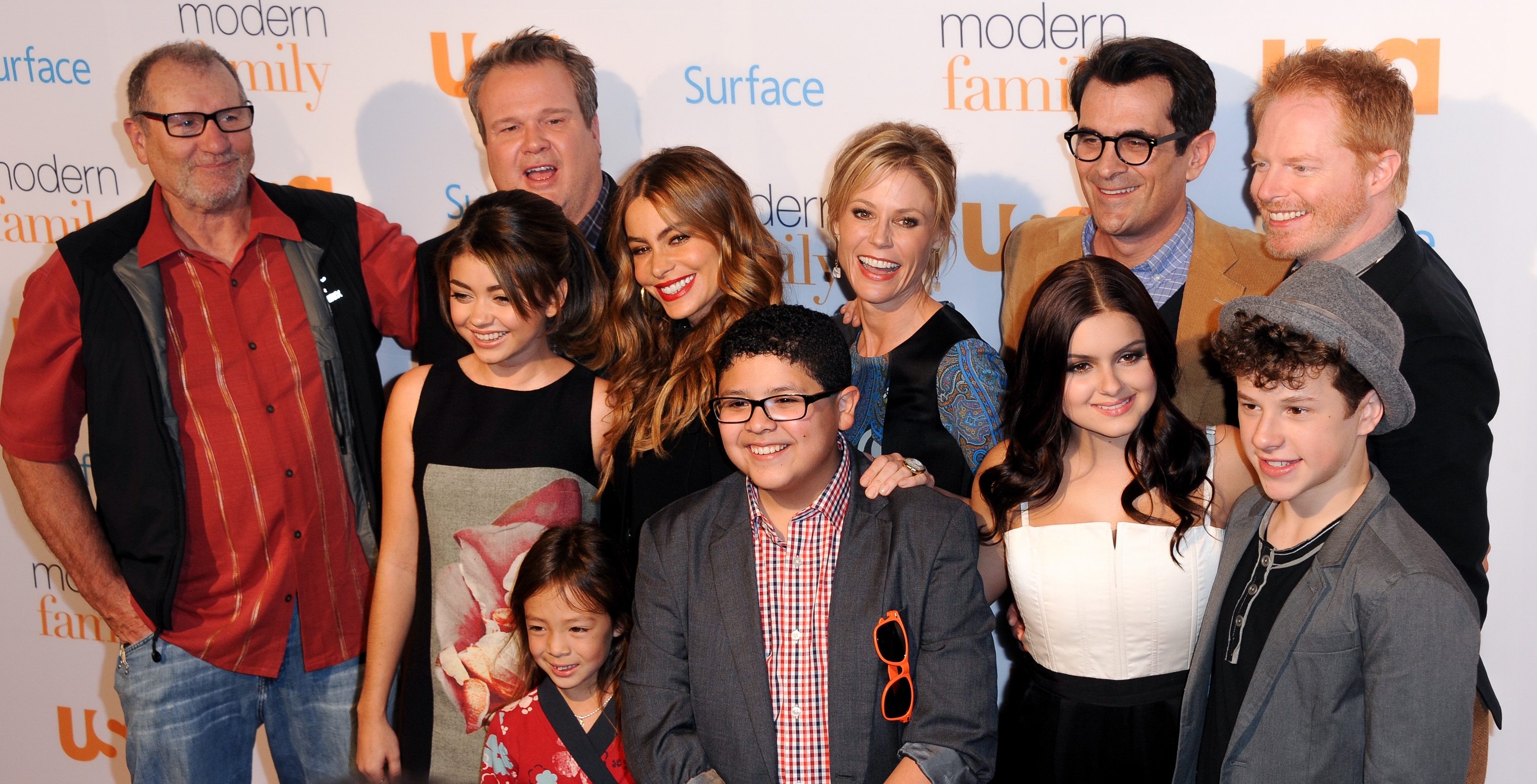 Modern Family Stars Celebrate At Fan Appreciation Day Access Online