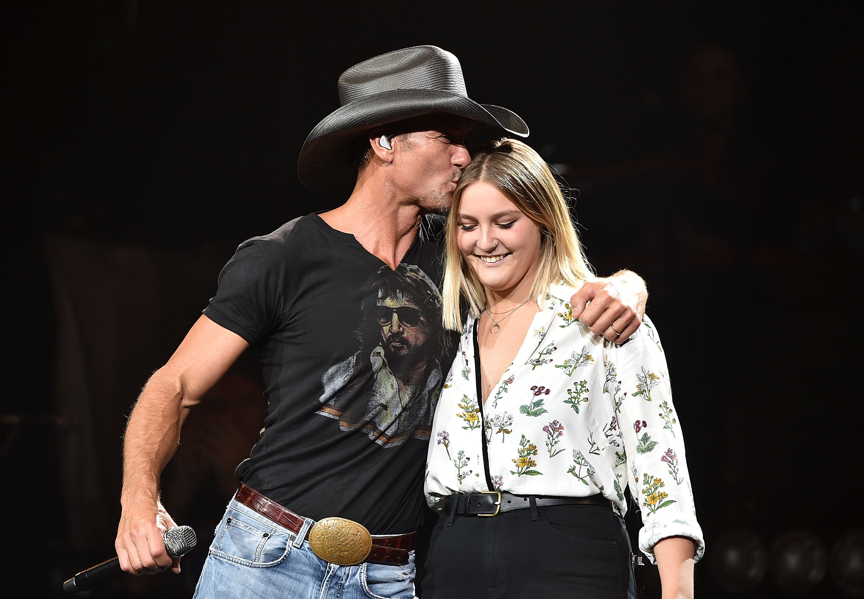 Tim McGraw and Faith Hill's Daughter Shows Off Killer Pipes In Jaw