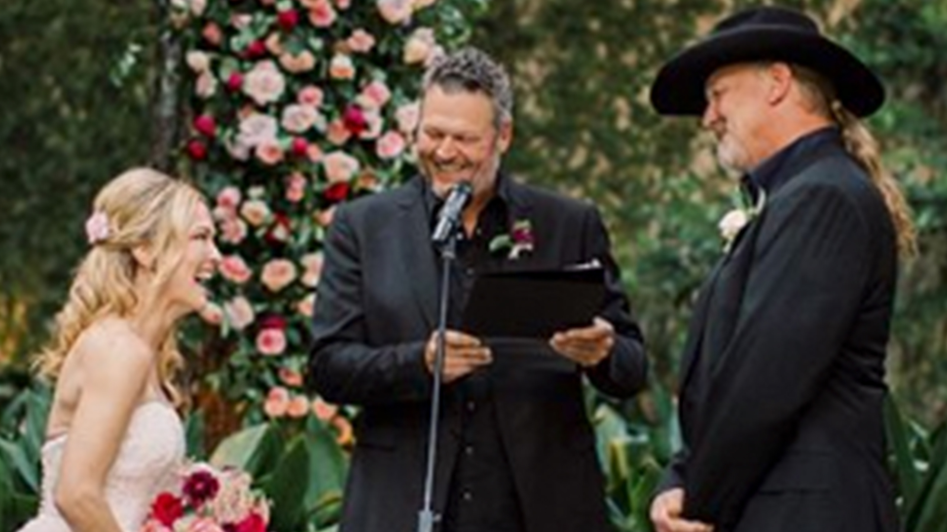 Blake Shelton Officiates Pal Trace Adkins' Wedding To Victoria Pratt In