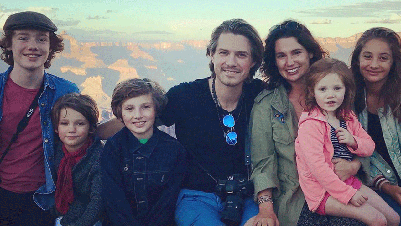 Taylor Hanson and Wife Expecting Seventh Child Together Access(07)