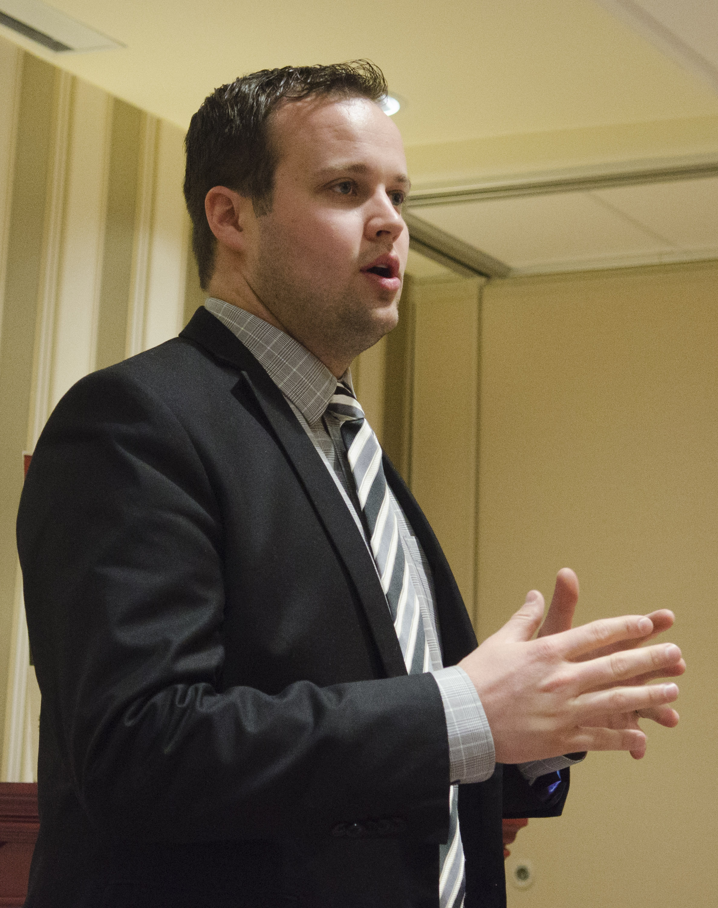 Josh Duggar Thanks Dad Jim Bob In Father's Day Video Tribute Access