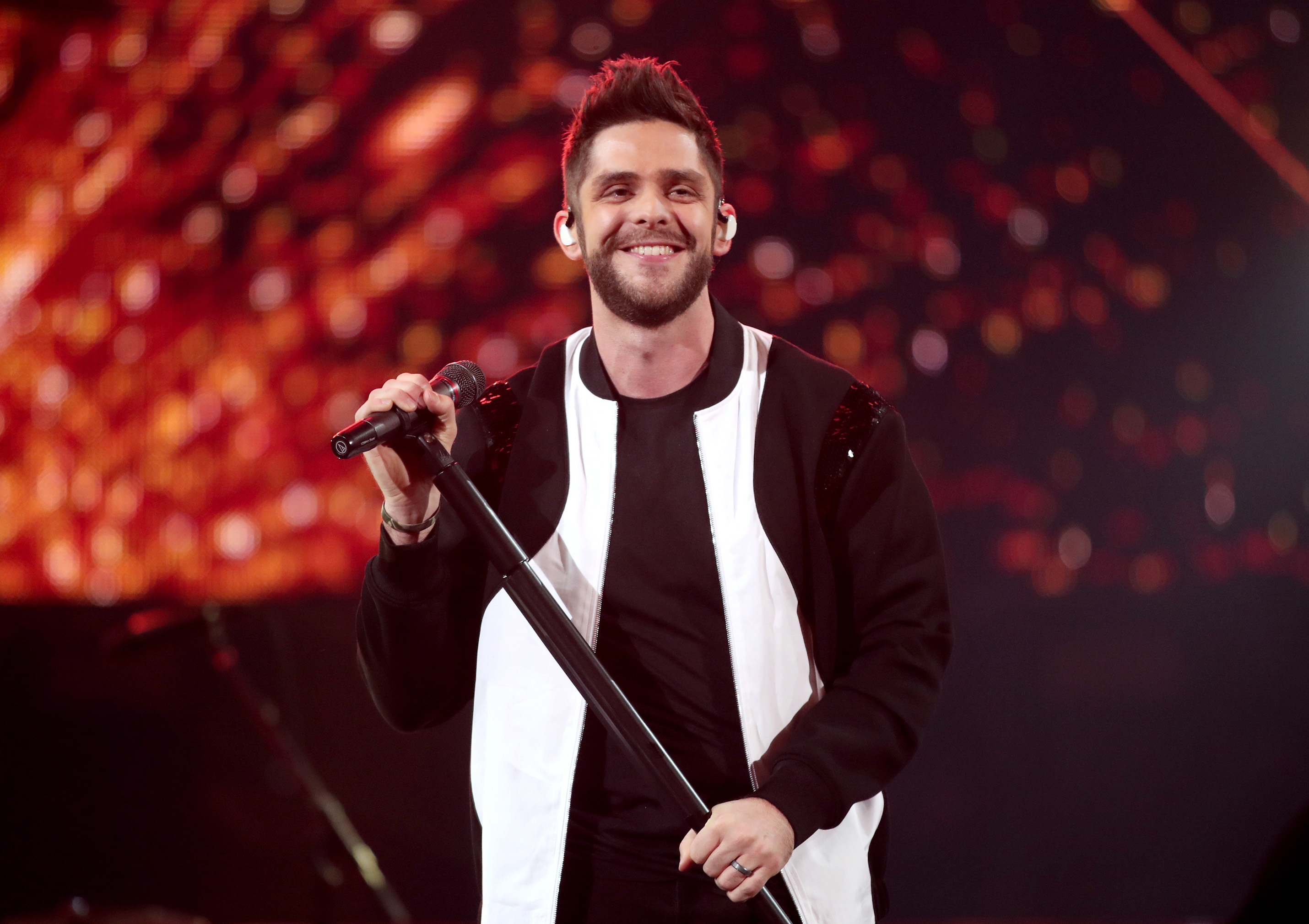 Thomas Rhett Announces His 2018 Tour The Life Changes Tour Access