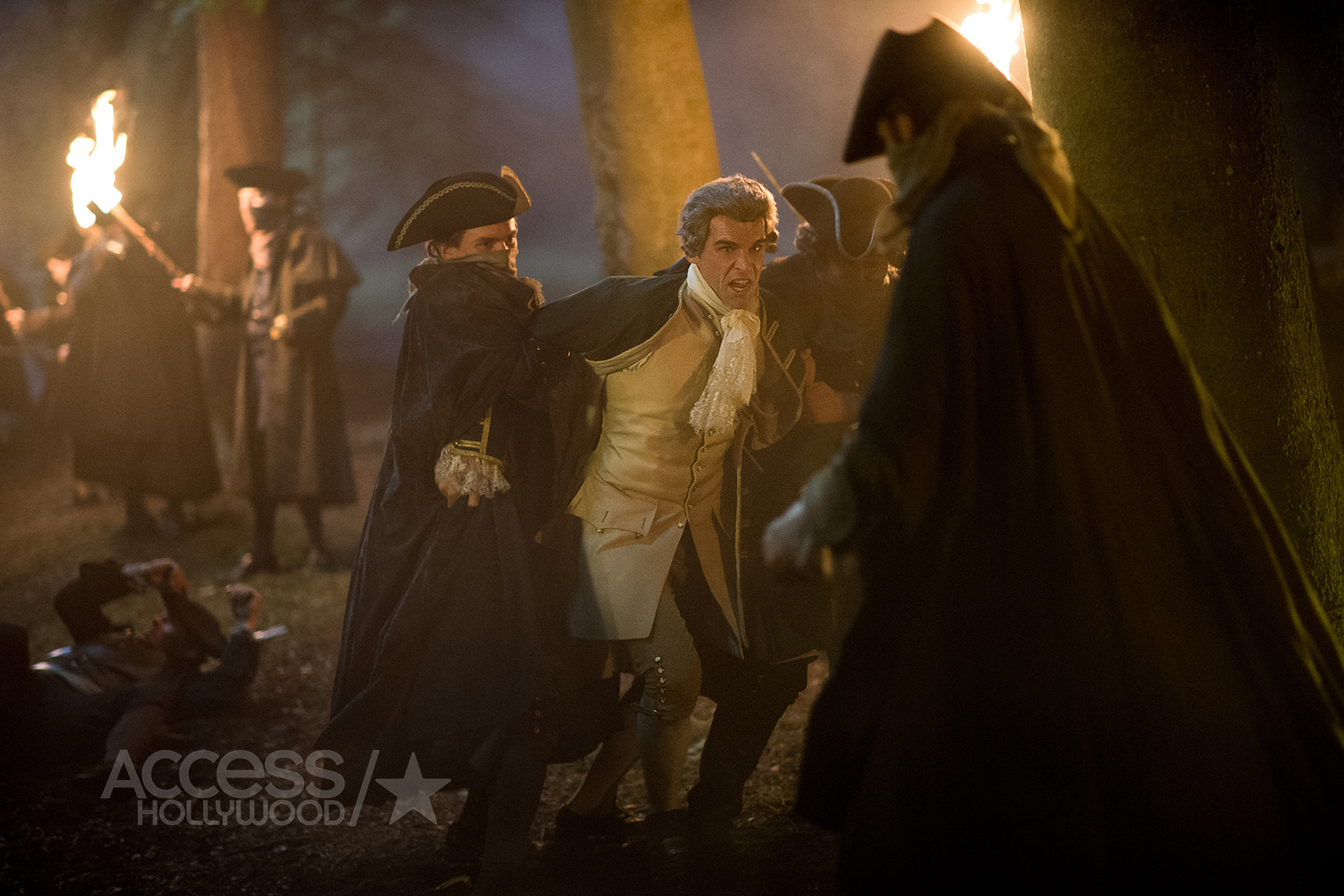 'Outlander' Photo Exclusive Sneak Peek Pics From 'Best Laid Schemes