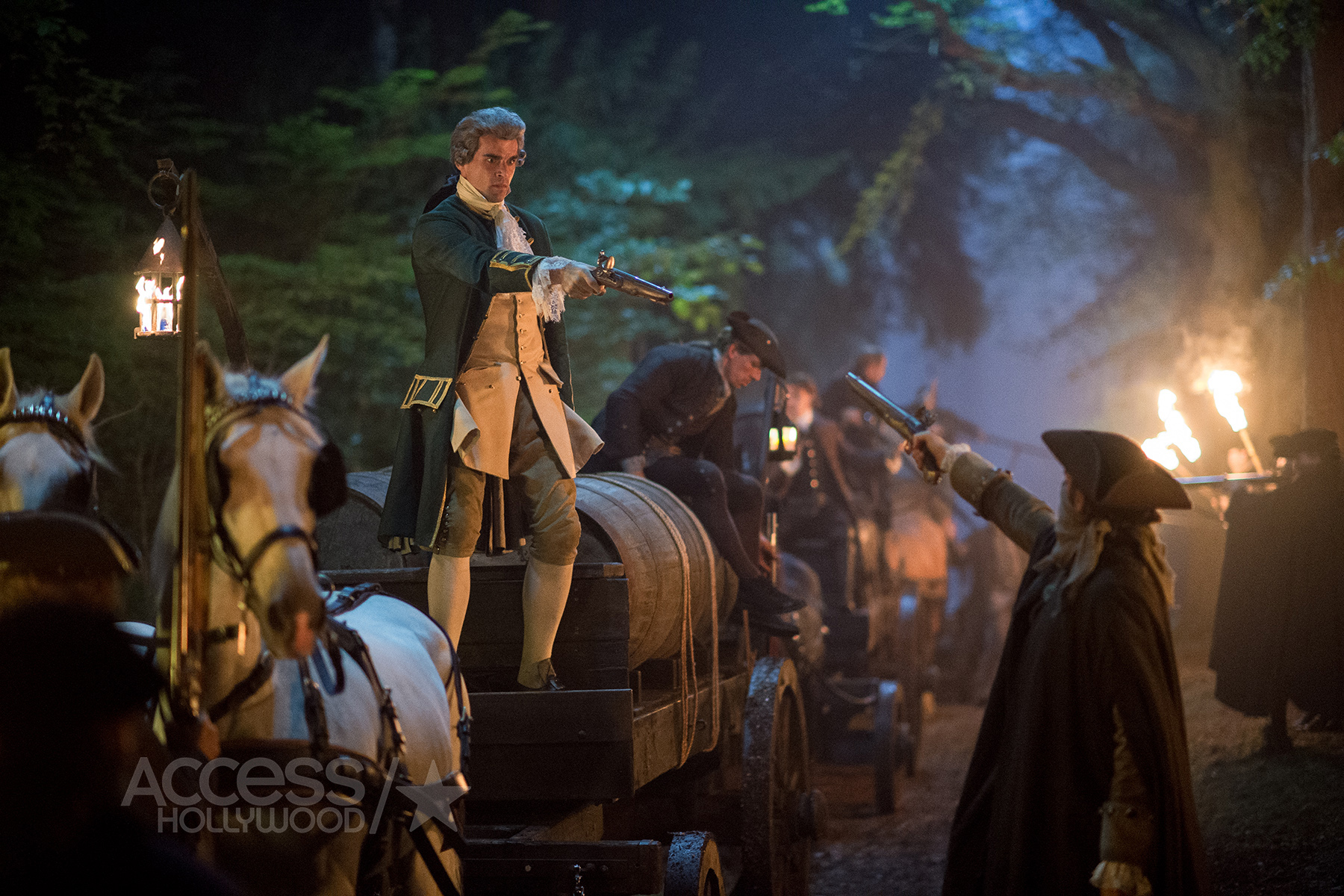 'Outlander' Photo Exclusive Sneak Peek Pics From 'Best Laid Schemes