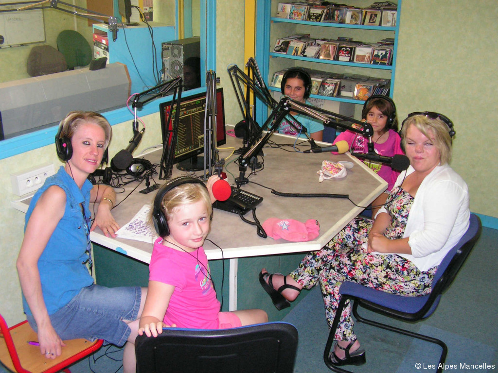 FresnaysurSarthe. Radio Alpes Mancelles, une radio