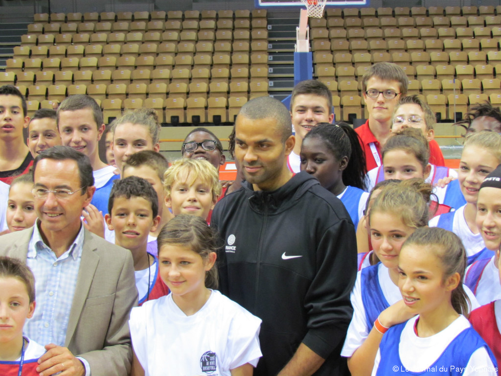 Le Vendéspace, machine à spectacles Le Journal du Pays Yonnais