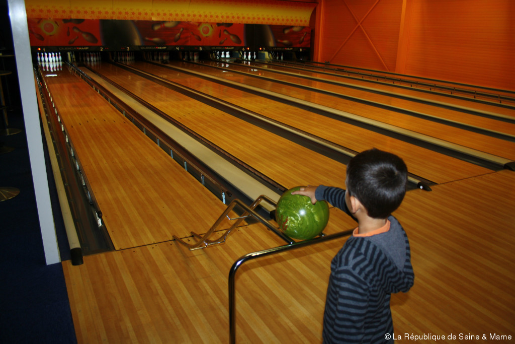 Bowling pour tous grâce à une rampe La République de Seine et Marne