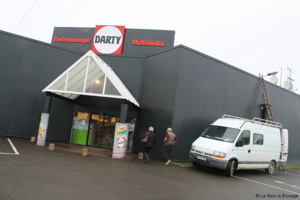 Calvados. Un magasin Darty, à Vire, cambriolé par le toit
