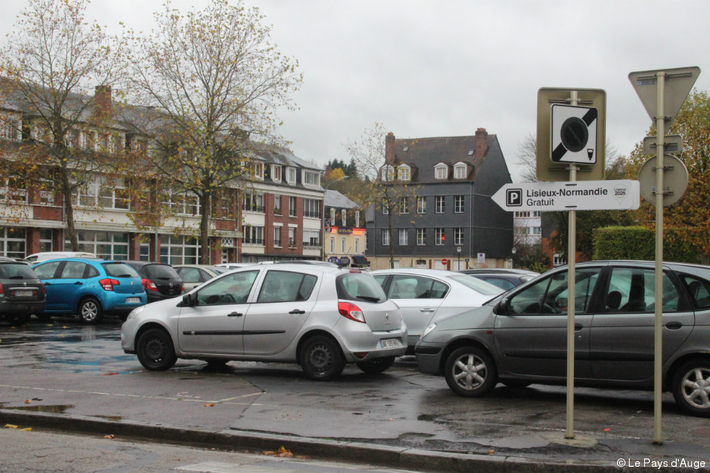 Fouilles à Lisieux la place de la République rouverte au
